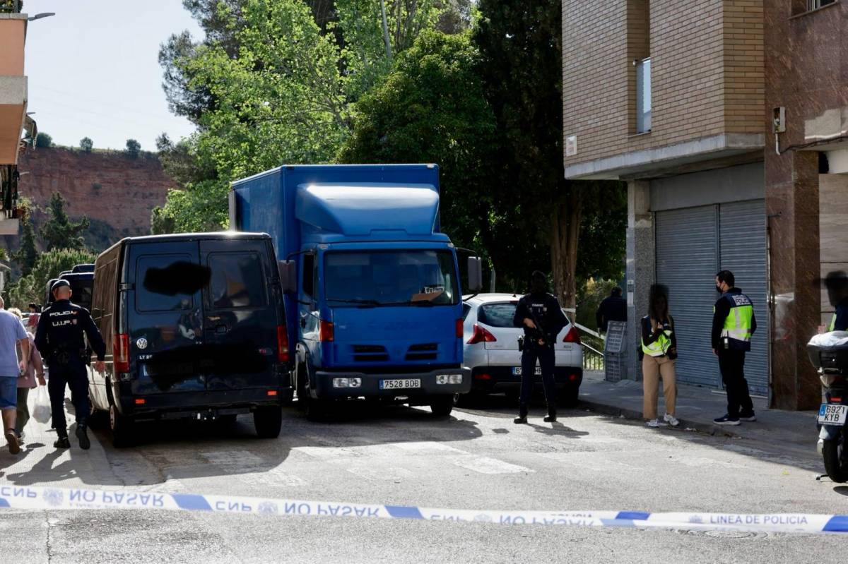 Dispositiu policial contra el tràfic de drogues a Sabadell