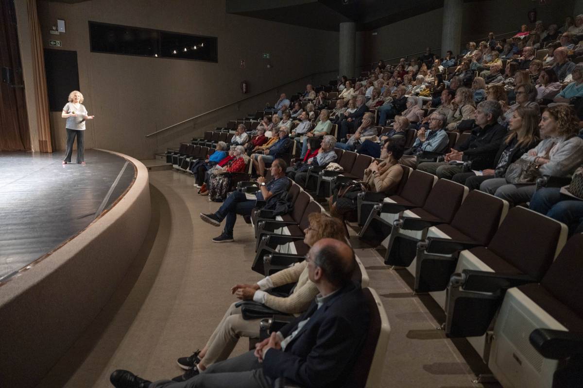 Conferència “Quan et cuides, l’Alzheimer fa un pas enrere”, celebrada dilluns a LaFACT Cultural - ALBERTO TALLÓN