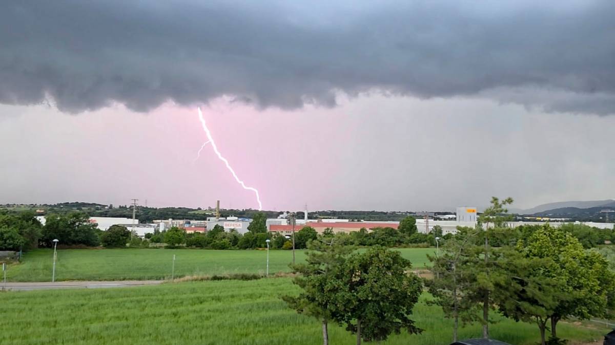 El temps de dimecres: cinc comarques en alerta per tempestes