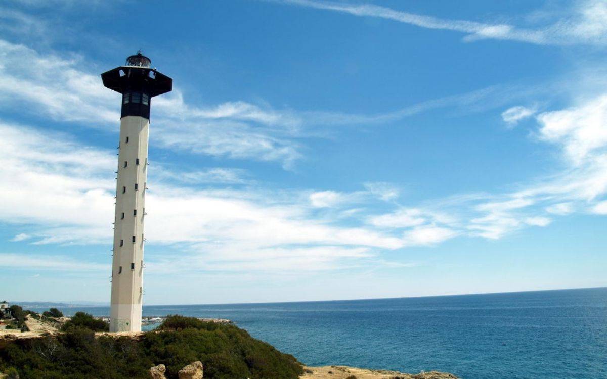 Un far de la costa de Tarragona és l'únic de Catalunya en la ruta europea de fars