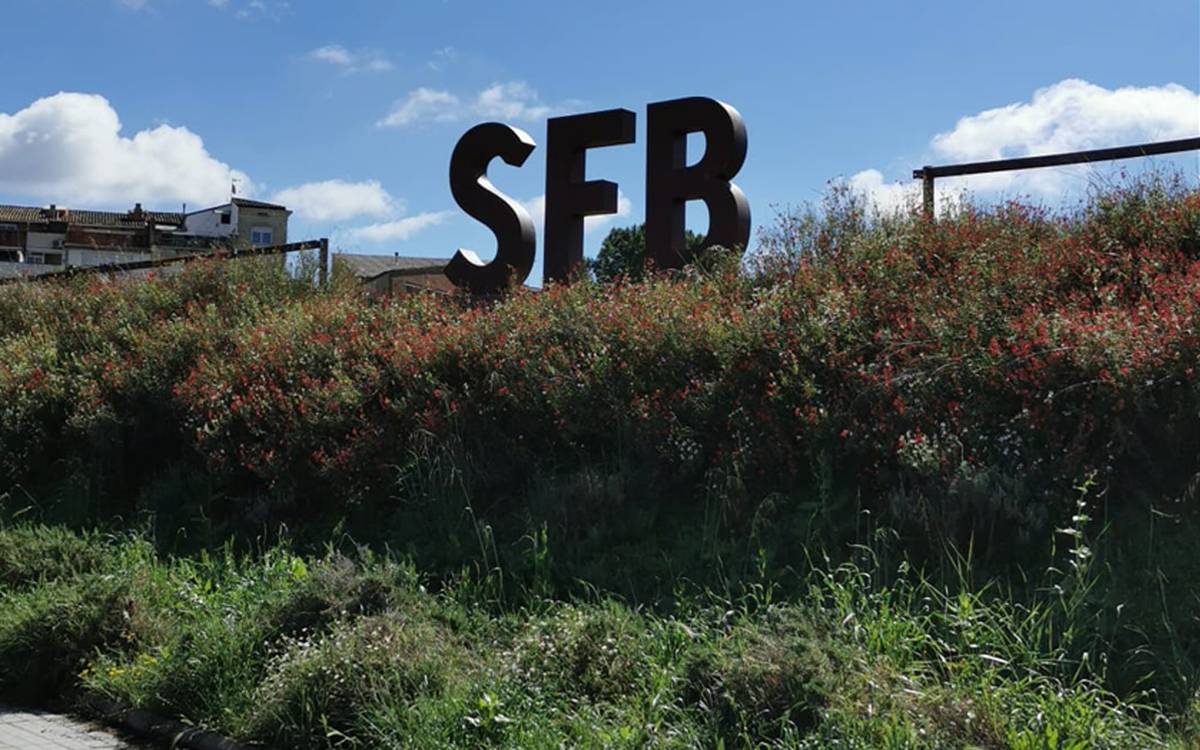 Sant Fruitós renova les lletres d'entrada amb una nova imatge més duradora