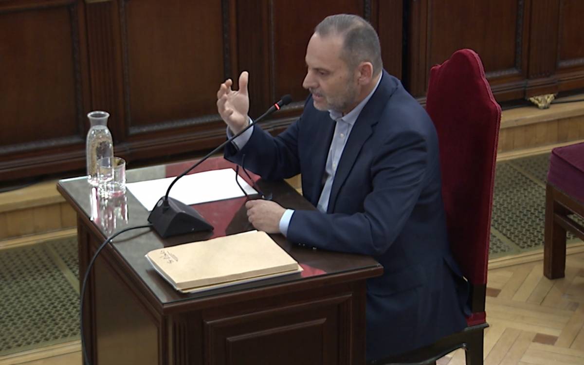Ábalos reitera que la seva causa estava «predeterminada» i el tribunal deixa el judici vist per sentència