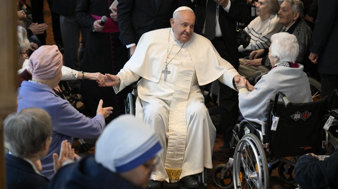 El papa Francesc, hospitalitzat per una bronquitis