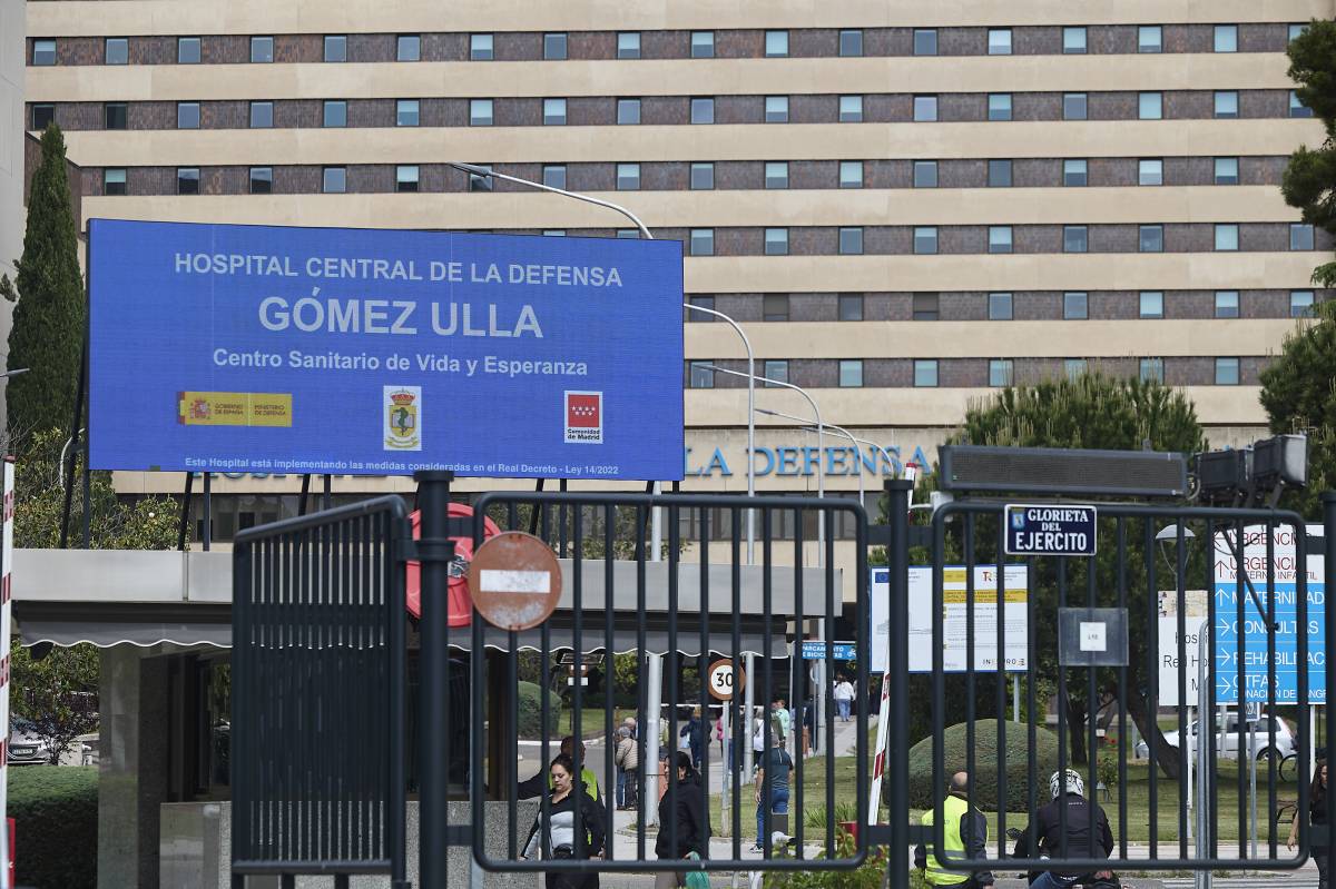 Els cinc catalans del creuer amb un brot d'hantavirus faran quarantena en un hospital militar de Madrid