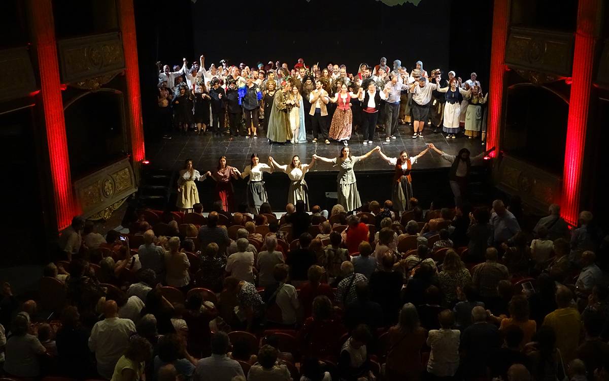 Es busquen participants per al muntatge comunitari d'«El retaule del flautista»