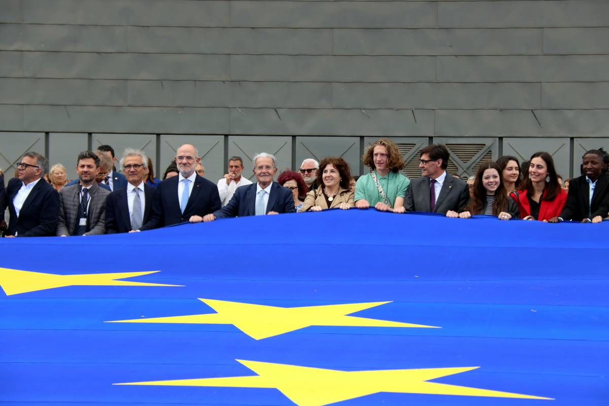 Illa defensa una «unió política» europea basada en el federalisme davant la «sacsejada» global