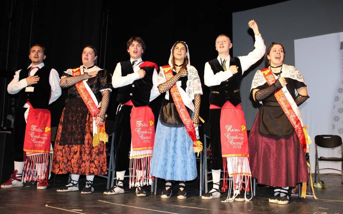 Foto de grup, amb Torreblanca a l`esquerra i López amb el puny alçat