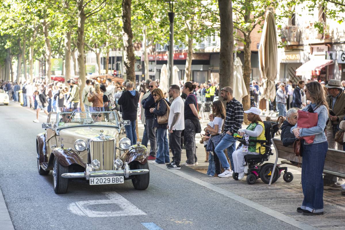 FOTOS | A la Fira Modernista també hi ha cotxes antics
