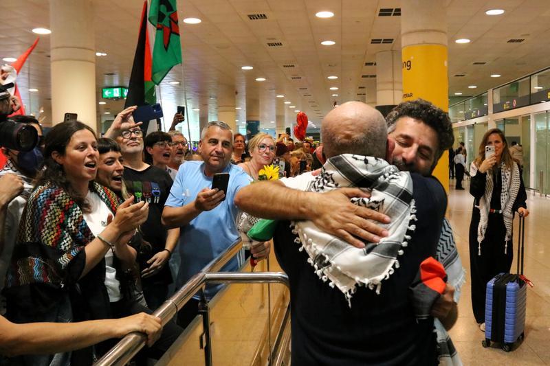 Saif Abukeshek tornarà a la Flotilla aquest dimarts després de la detenció il·legal d'Israel 