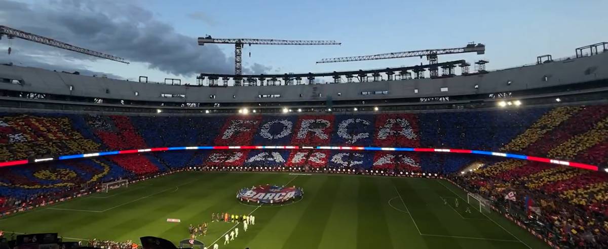 Espectacular mosaic al Camp Nou per guanyar la Lliga contra el Madrid