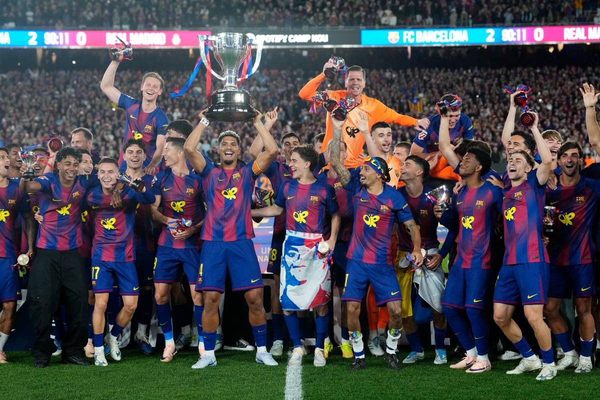El Barça passa per sobre d'un Madrid ferit per alçar una Lliga històrica