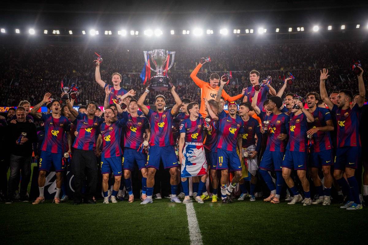 El Barça passa per sobre d'un Madrid ferit per alçar una Lliga històrica