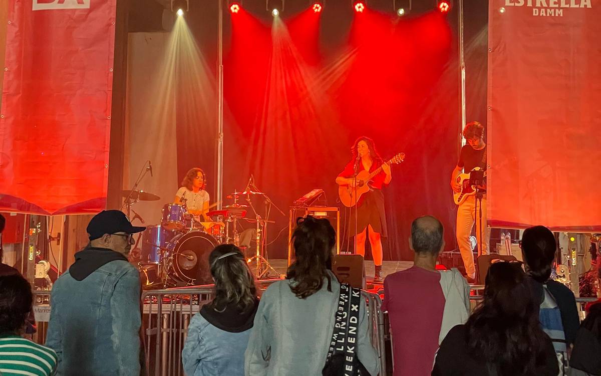 El FABA arrenca a l’Anònima amb bona afluència i els primers concerts al Barri Antic