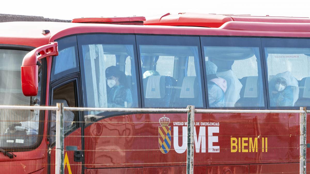 Dos positius i un sospitós entre els evacuats del creuer afectat per l'hantavirus