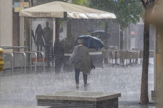 Suspeses les classes a cinc comarques per pluja intensa aquest dimecres