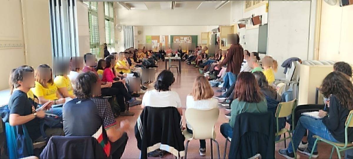Dins d'una assemblea docent amb mossos infiltrats: «Les seves respostes tenien molt poca veracitat»