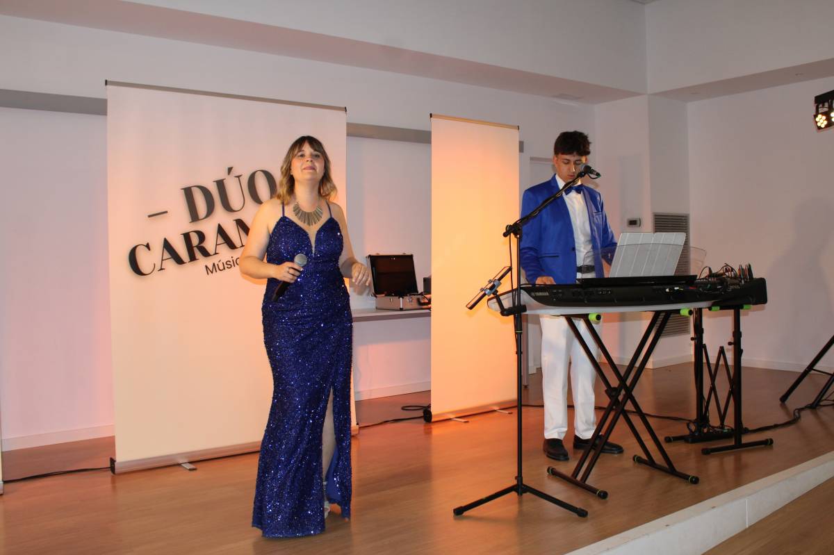 El Duet Diamants va amenitzar el ball - Ramon Estany El Duet Diamants va amenitzar el ball