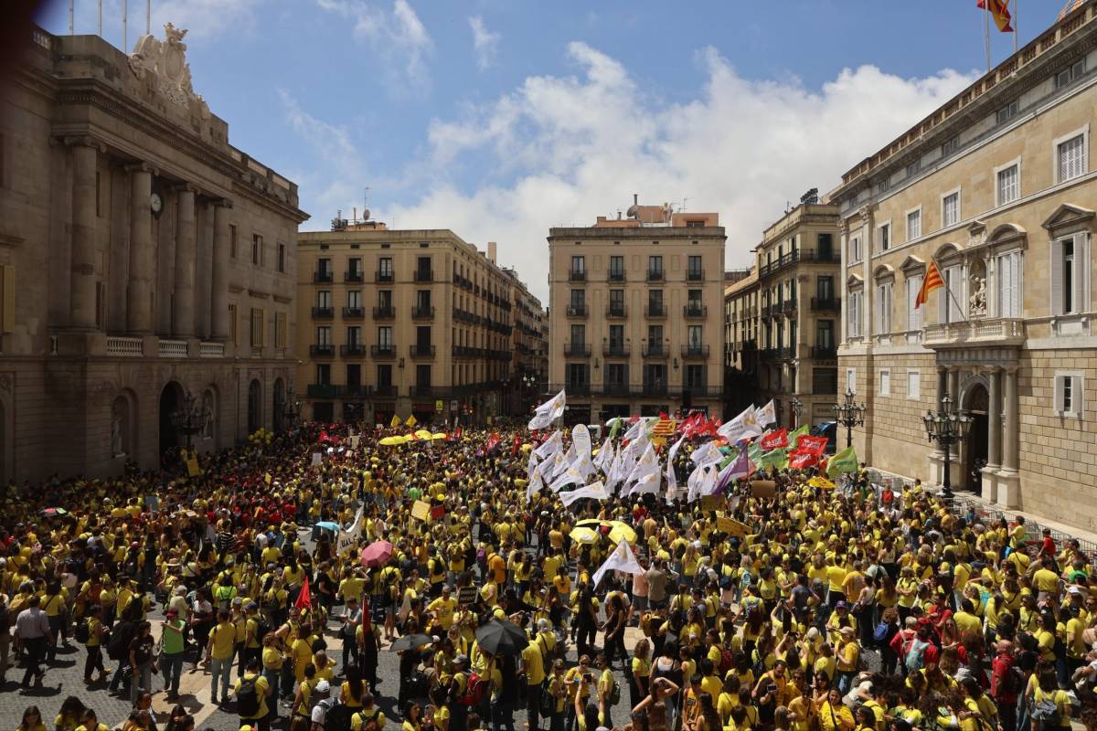 El Govern s'enroca en l'acord amb CCOO i UGT i demana «principi de realitat» als mestres
