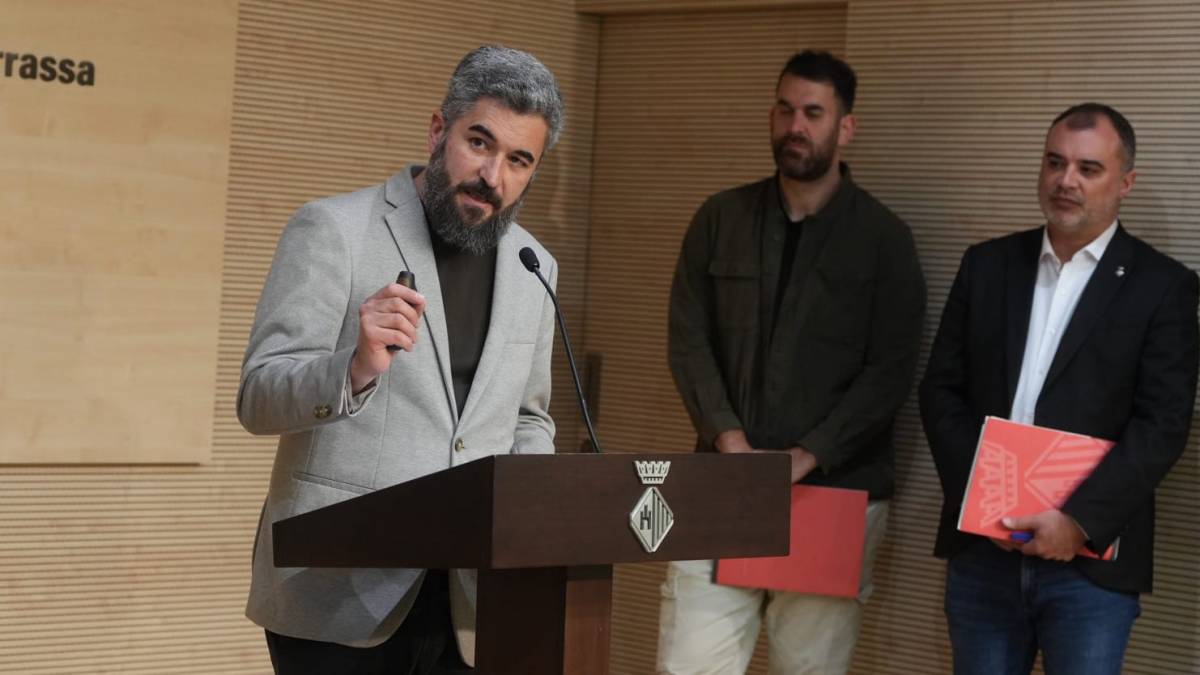Jesús Arcos, explicant el projecte al costat de Noel Duque i Jordi Ballart - Nebridi Aróztegui
