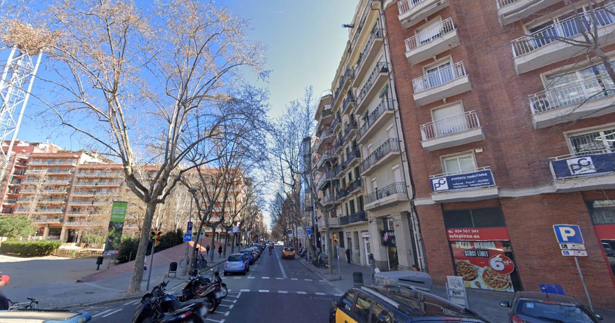 Tot apunta a un piròman: s'incendien diversos vehicles a tocar de la Sagrada Família