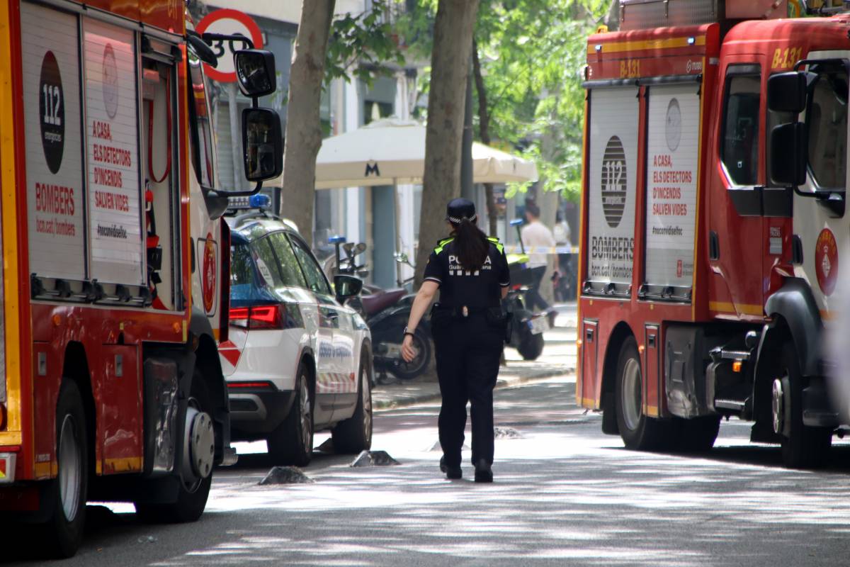 Explota una bombona de butà en un edifici residencial de Barcelona