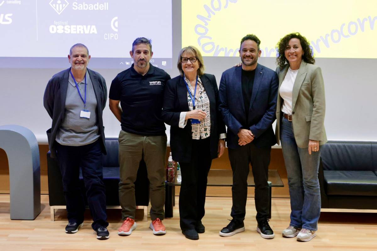 Les autoritats de l`acte de presentació de la `Corro contra el càncer`