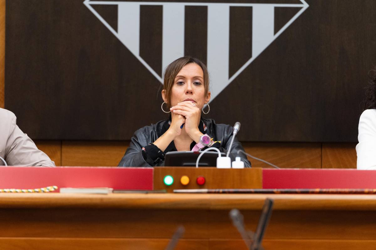Marta Farrés sobre la parella que viu al cotxe: "Cobren més de 1.700 euros..."
