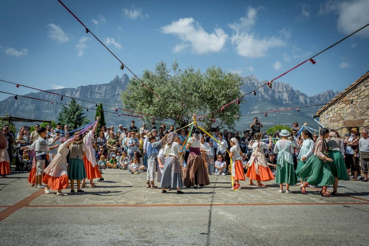 Castellbell i el Vilar s’endinsa en la història amb una edició dels Resistents que reforça el teatre i la gastronomia