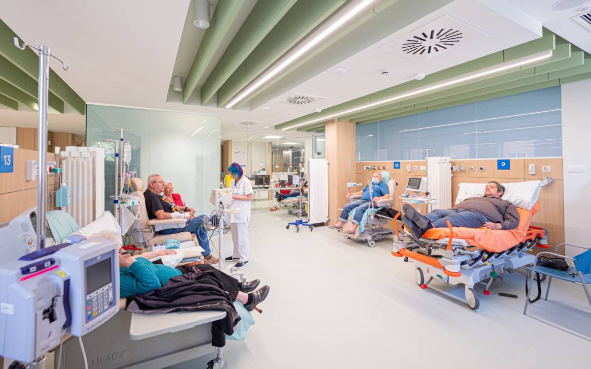Salut reforça l'atenció ambulatòria a Osona amb el nou hospital de dia del Consorci Hospitalari de Vic
