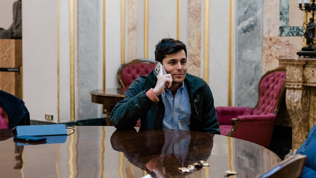 El Congrés expulsa temporalment els agitadors Vito Quiles i Bertrand Ndongo