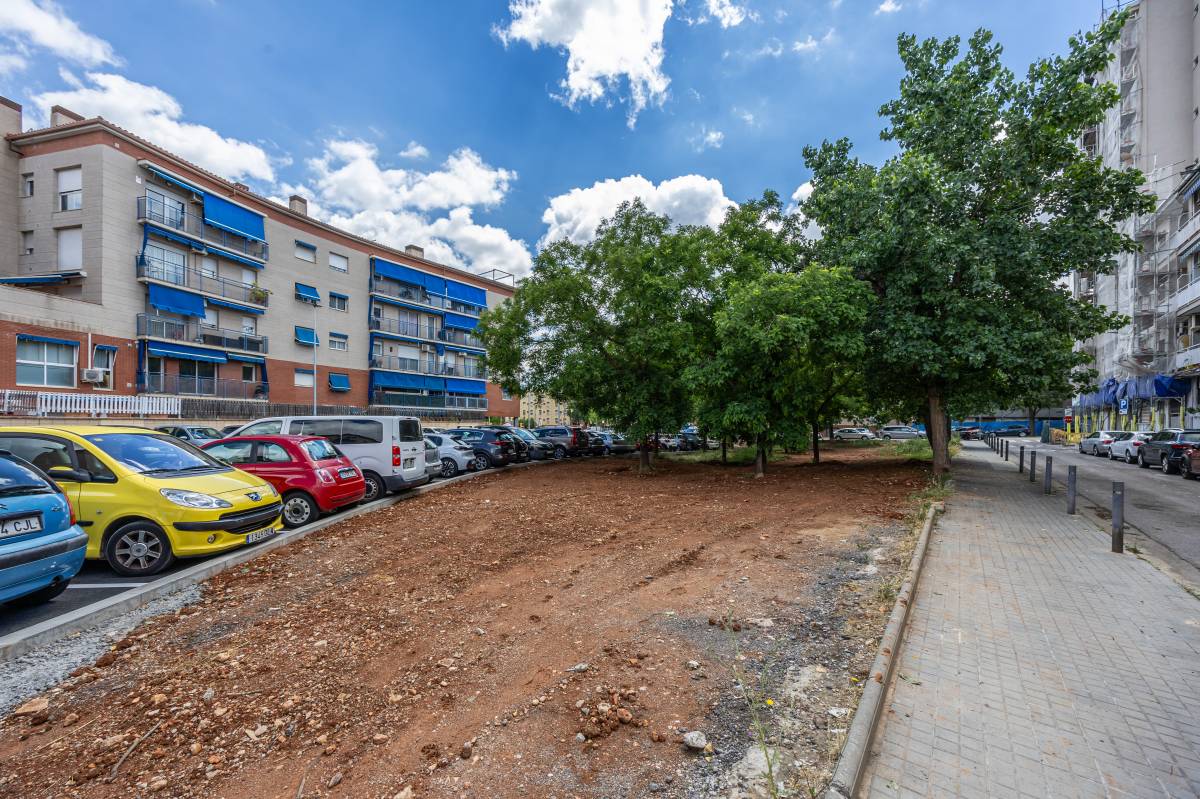 Aparcament del carrer d`Agustina d`Aragó - Juanma Peláez Aparcament del carrer d`Agustina d`Aragó