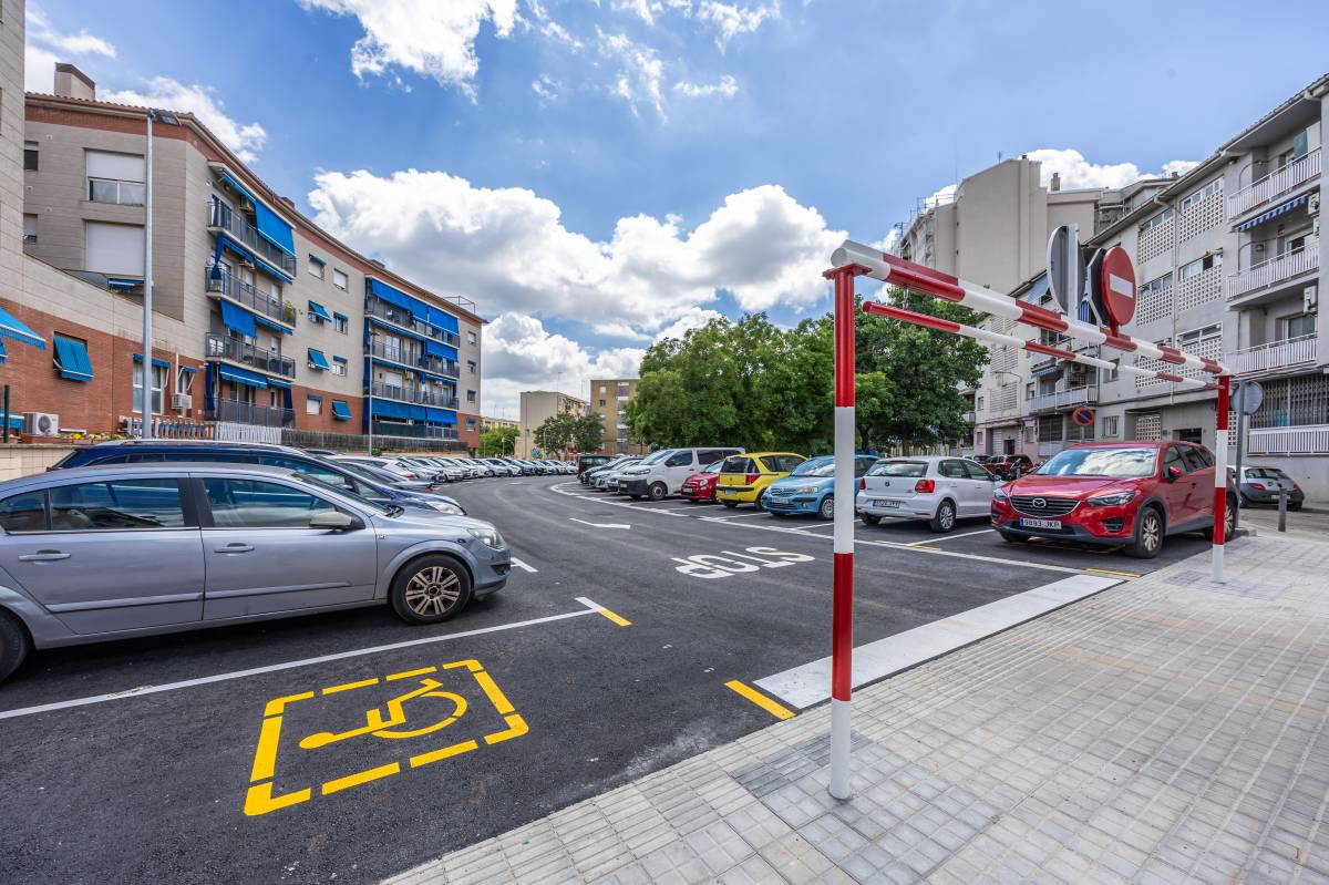 Aparcament del carrer d`Agustina d`Aragó - Juanma Peláez Aparcament del carrer d`Agustina d`Aragó