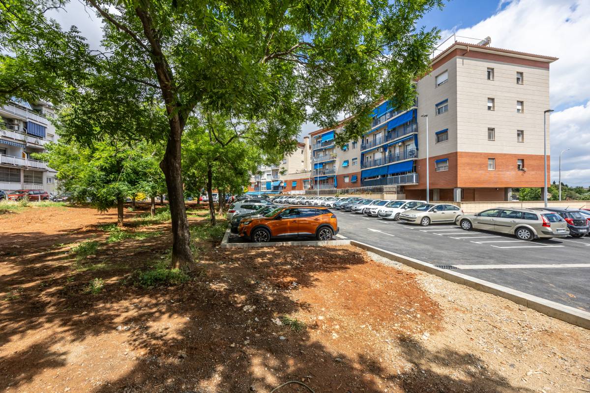 Aparcament del carrer d`Agustina d`Aragó - Juanma Peláez Aparcament del carrer d`Agustina d`Aragó