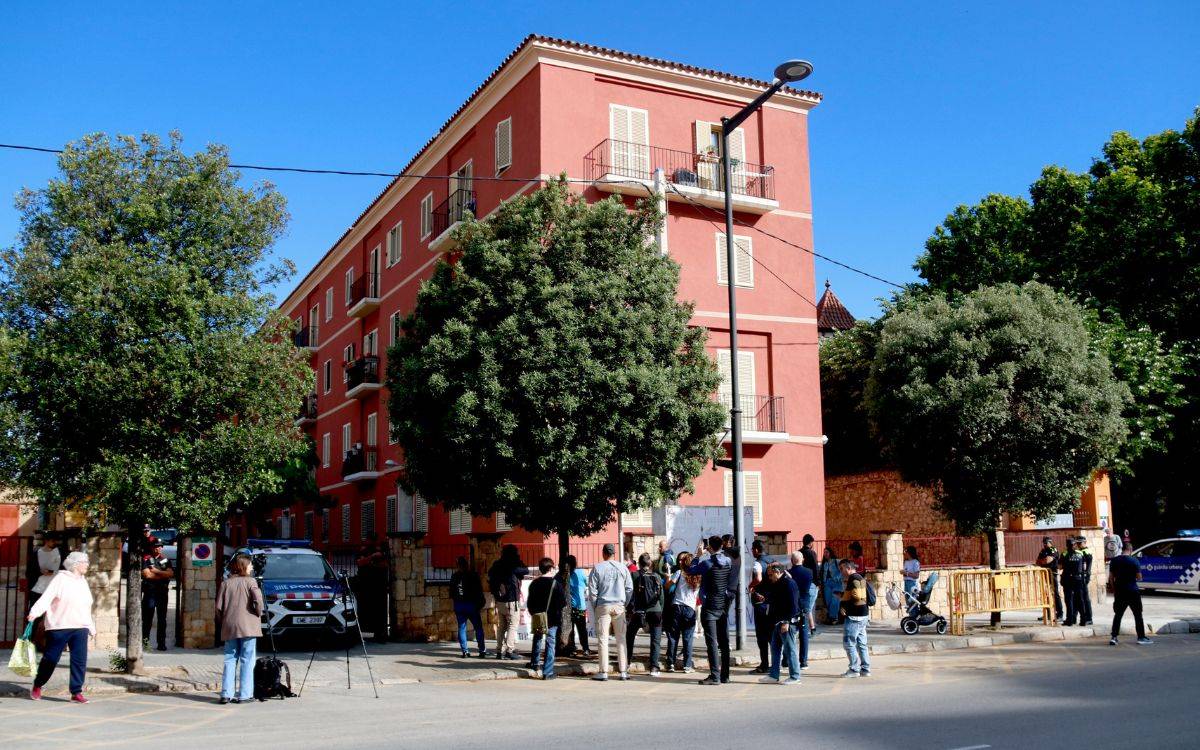 Surrealista desnonament d'una dona víctima de violència masclista a Reus: acaba detinguda