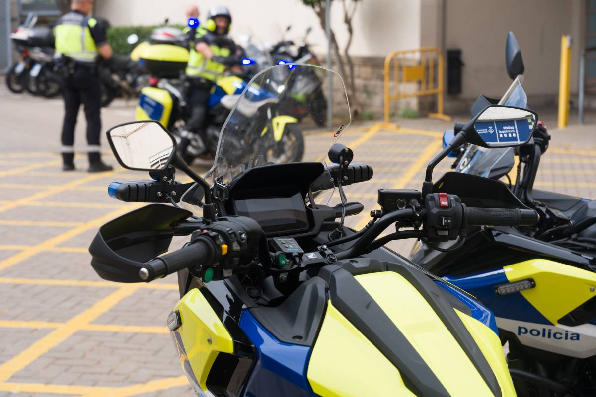 La Policia Municipal de Sabadell presenta noves motos - David Chao La Policia Municipal de Sabadell presenta noves motos