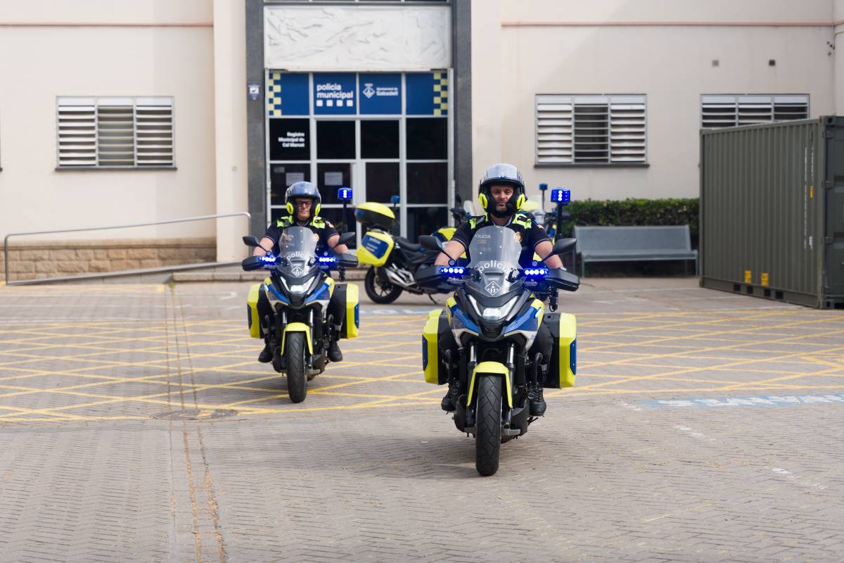 La Policia Municipal de Sabadell presenta noves motos - David Chao La Policia Municipal de Sabadell presenta noves motos