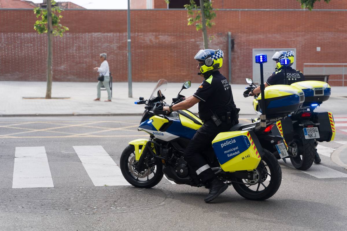 La Policia Municipal de Sabadell presenta noves motos - David Chao La Policia Municipal de Sabadell presenta noves motos