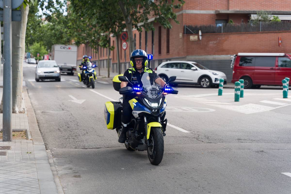 La Policia Municipal de Sabadell presenta noves motos - David Chao La Policia Municipal de Sabadell presenta noves motos
