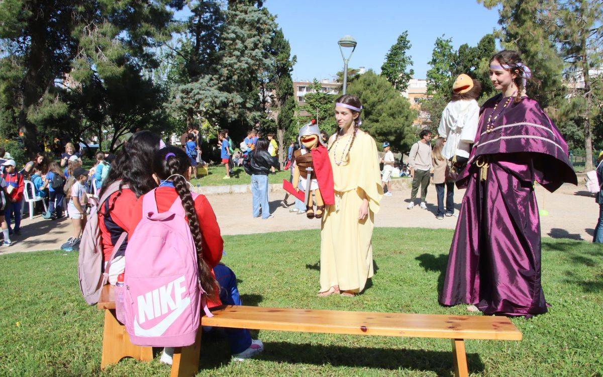 Més d'un miler d'alumnes de primària del Tarragonès coneixen com jugaven els nens romans en el marc Tarraco Viva