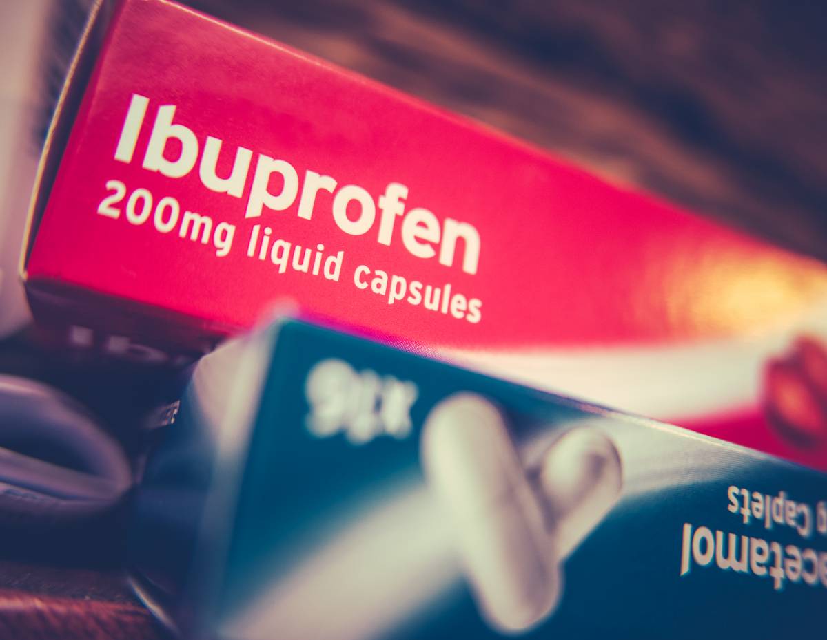 «No estàs solucionant la causa del problema»: l'avís d'una farmacèutica sobre els analgèsics