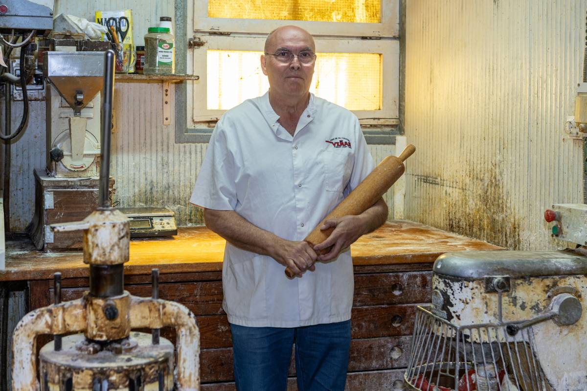 El comerç més antic de Castellar, sis generacions tacats de farina, aigua, sal i llevat des de 1837: "Tant de bo arribar als 200!"