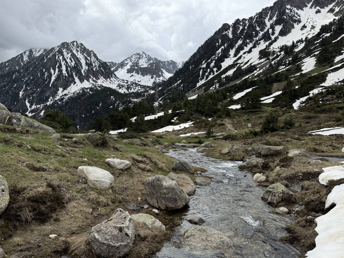 La calor d'abril fa minvar les reserves d'aigua malgrat les nevades històriques de l'hivern