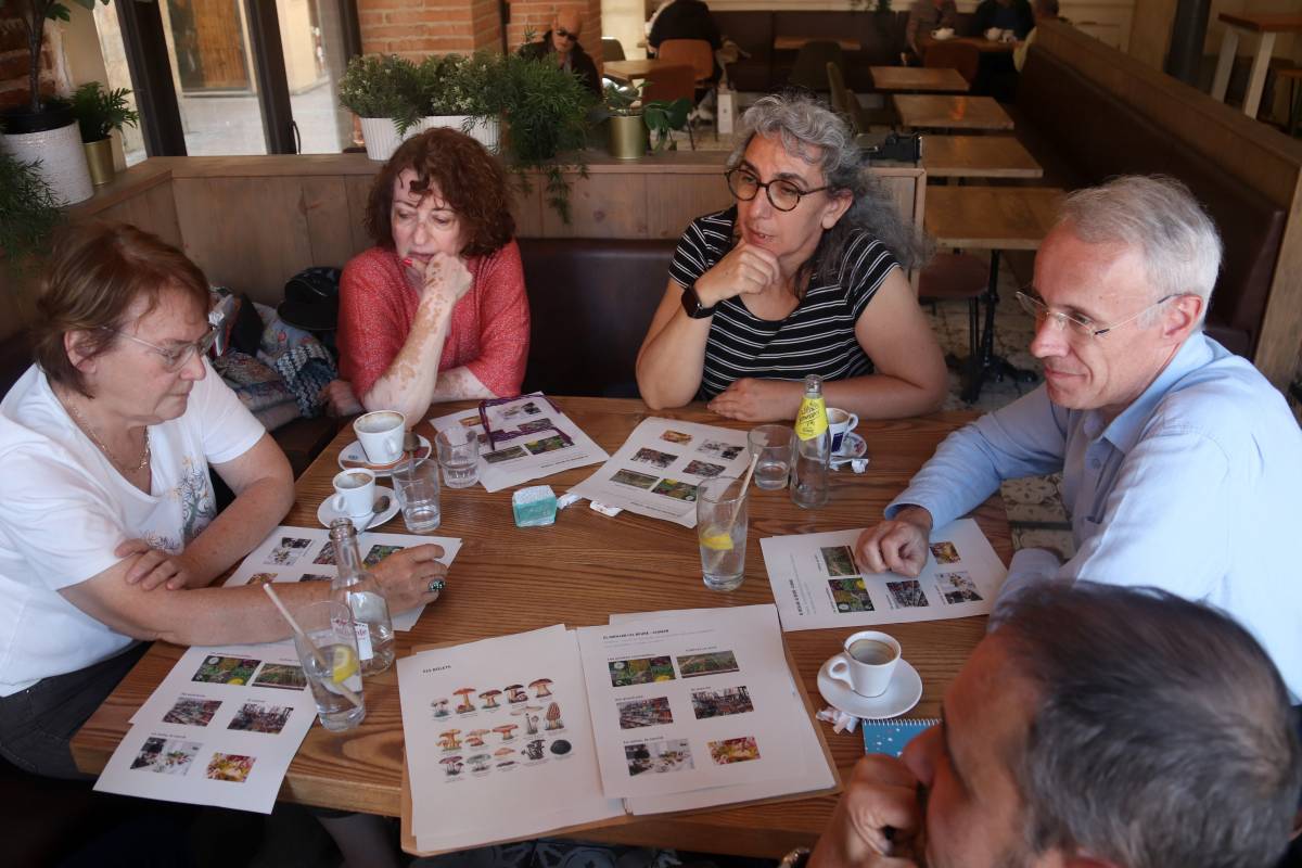 Converses sobre bolets i allioli als bars de la Catalunya Nord per impulsar l'ús del català