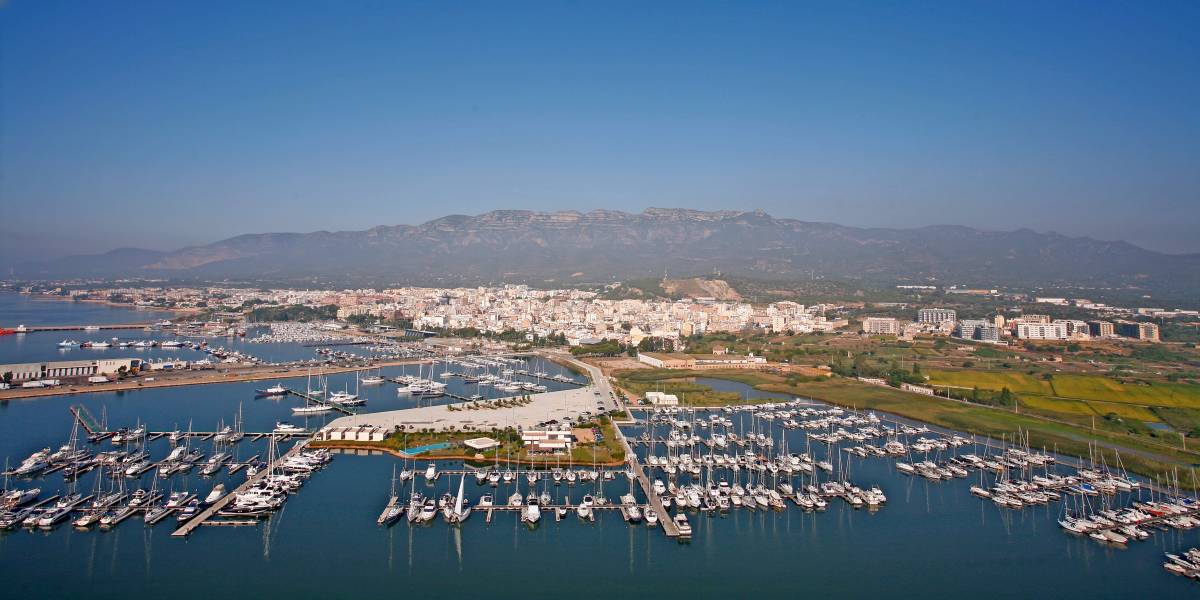 Mor una dona de 65 anys després de caure a l'aigua al port esportiu de la Ràpita