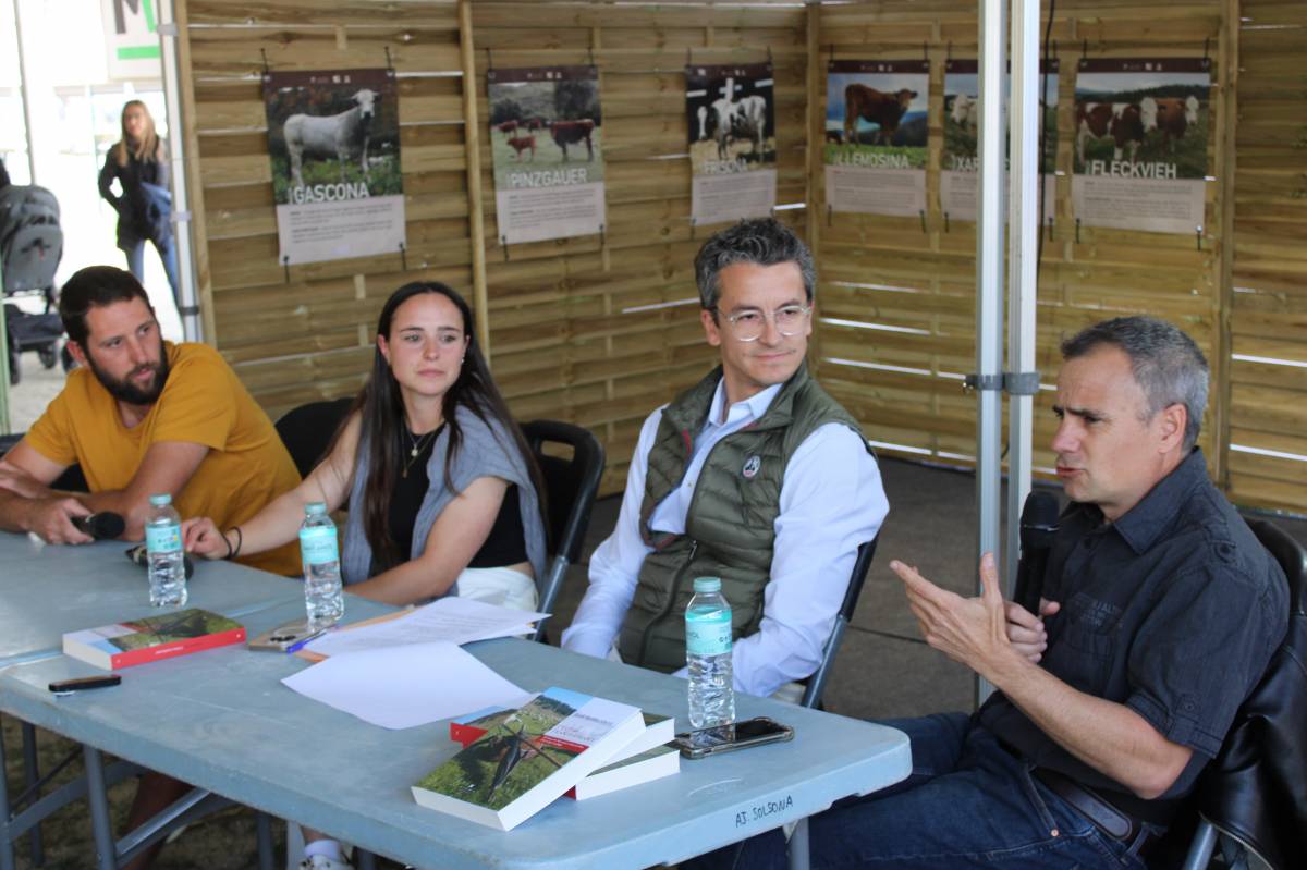 «L’últim transhumant» protagonitza una taula rodona sobre la realitat de la ramaderia al Solsonès