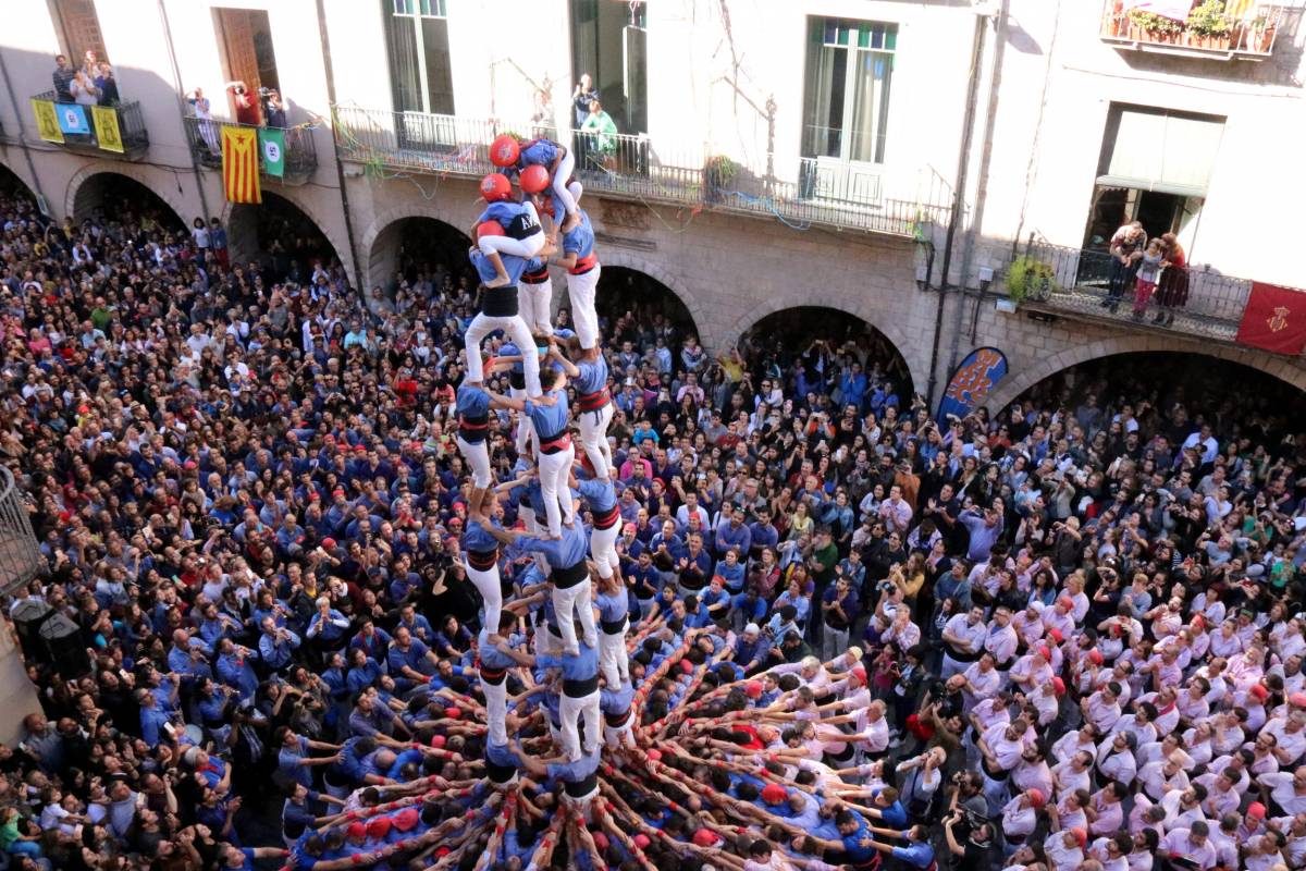 Els Marrecs de Salt celebren 30 anys de castells a Girona