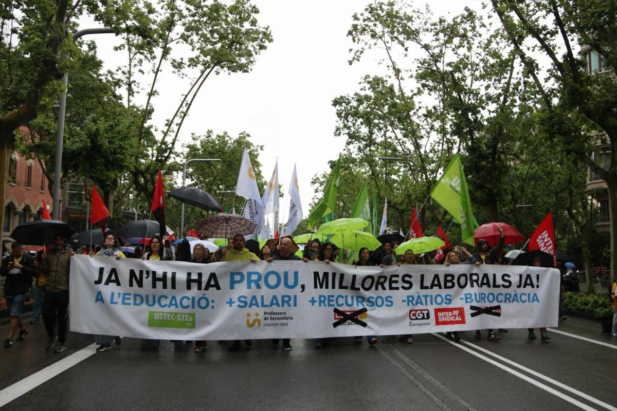 Mestres i famílies fan pinça contra Niubó en una setmana clau per al futur de les negociacions