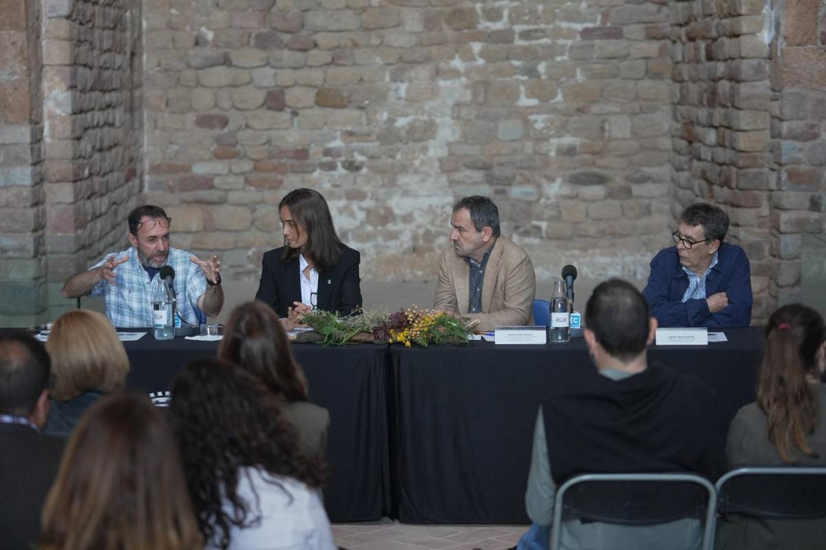 Presentació de les troballes a Castellar Vell