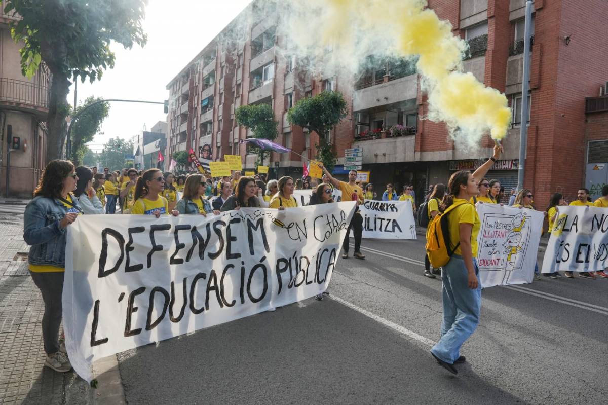 Els docents de Terrassa tornen al carrer per la falta de respostes del Departament