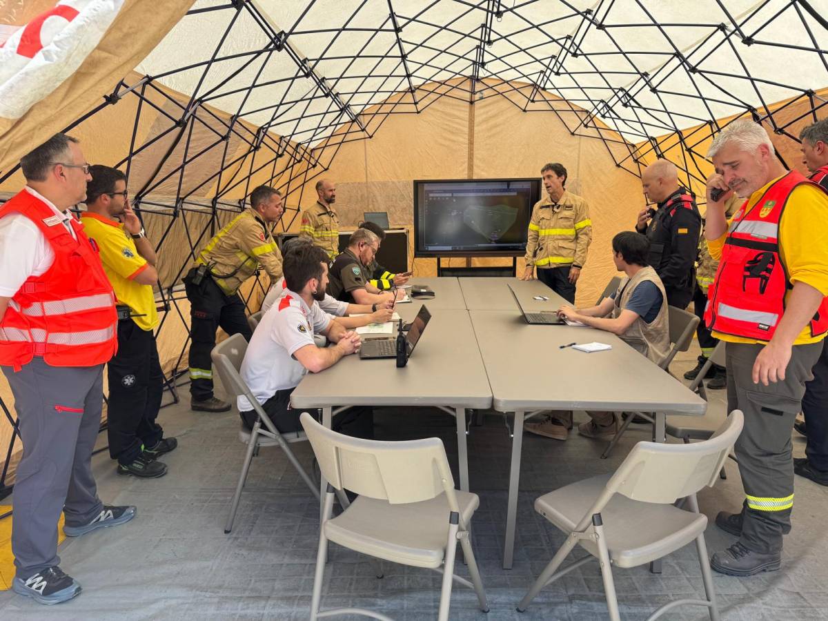 Un centenar de participants en un simulacre d'incendi forestal al Solsonès que afecta diversos municipis i un càmping